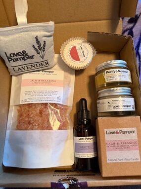 Lavender Bath & Body Gift Set — Calm & Relaxing (Pink, White)